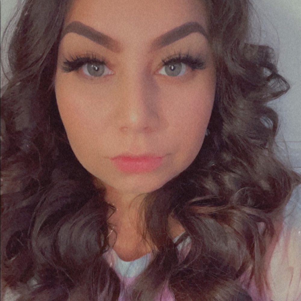 Meet your Posher, Crystal